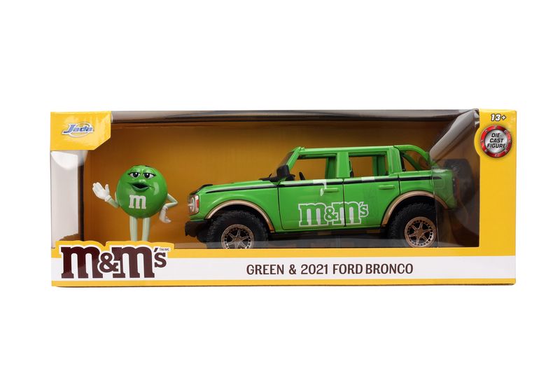 Jada M&amp;M's Green 2021 Ford Bronco 1:24 with Figure