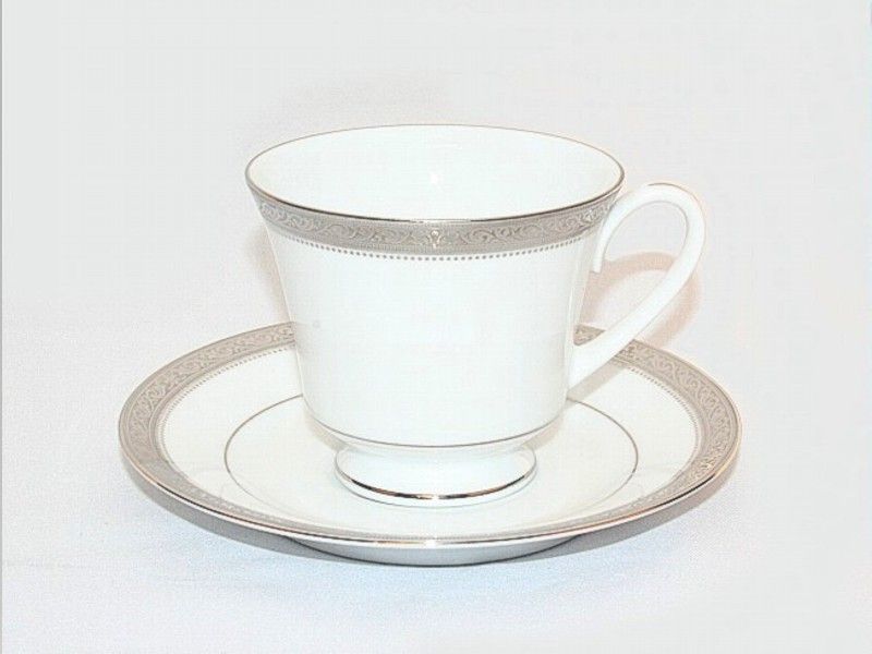Noritake - Signature Platinum Tea Saucer - White and Platinum - 15 x 15 x 1cm
