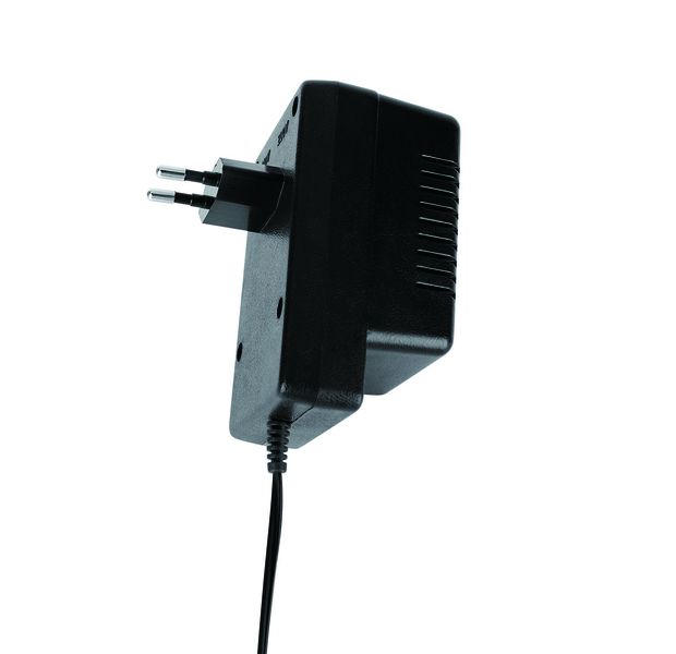 Astrum Universal 1.5V - 12V 7 selection AC-DC Adapter (15W) - AD100