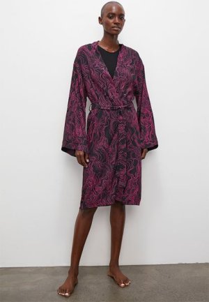 Long Sleeve Robe - Black Based Scribble