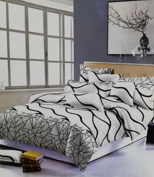 Stunning Black Lined 6 Piece Duvet Cover Set
