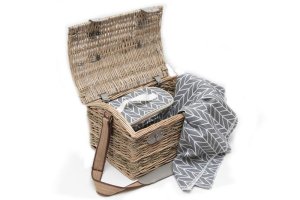 Classic Picnic Basket