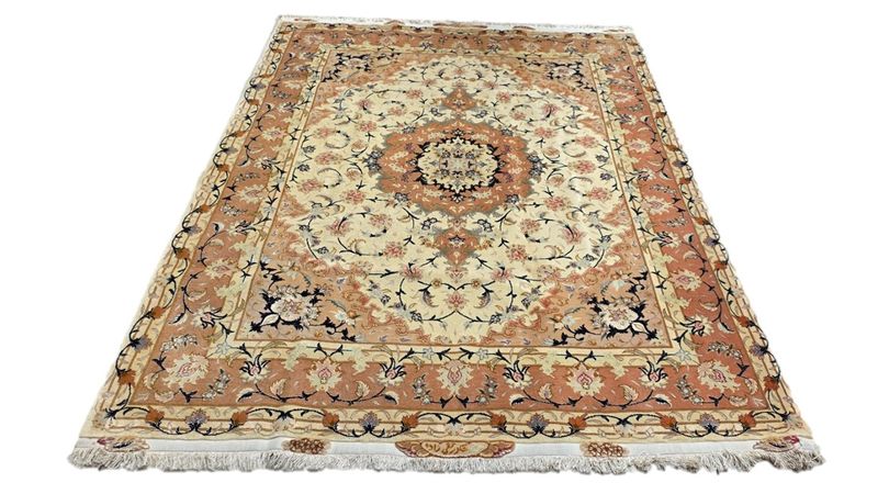 Very Fine Persian Tabriz Carpet 200cm x 150cm Hand Knotted