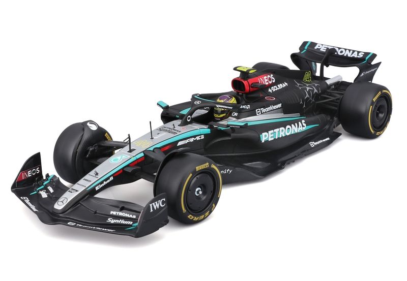 Bburago 1/24 Mercedes-AMG F1 W15 2024 - #44 Lewis Hamilton 23cm Long