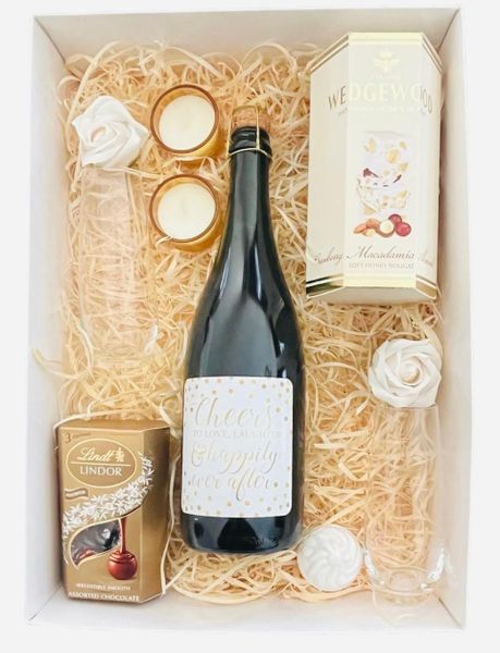 Celebrate Love. Celebrate Together with our Sparkling Wine Couples Gift
