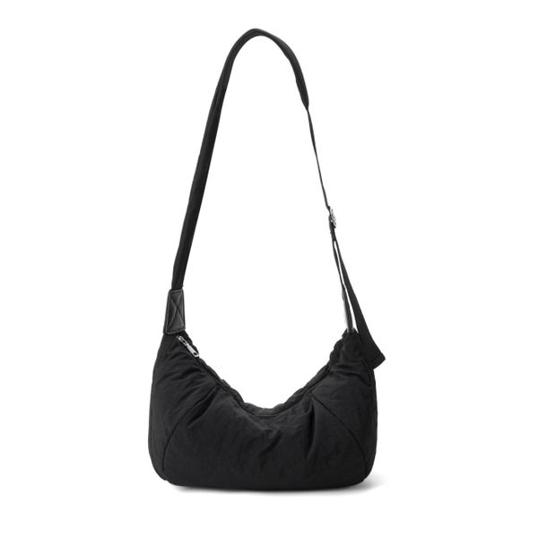 Casual shoulder bag with pleats