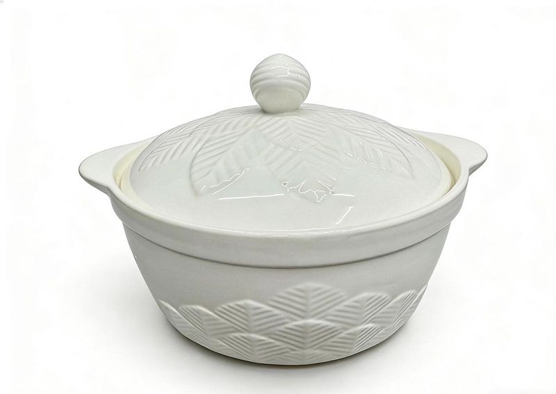 Pure White Heritage Cooking Pot with Lid