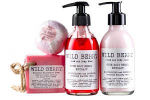 Vensico - Wild Berry Gift Set - Complete Bathing Accessories