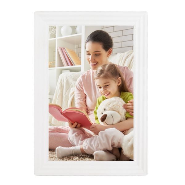 Crisp HD Digital Frame - No Blurry Pics