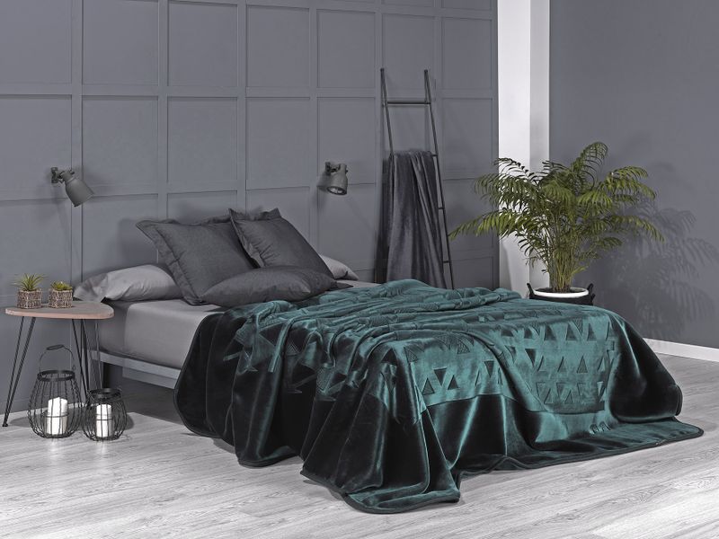 Mora Blanket Made in Spain