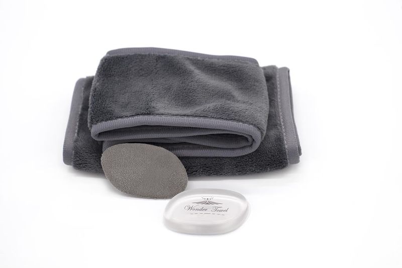 Wonder Towel 5 Piece Mommy Makeup Eraser Collection - Purple