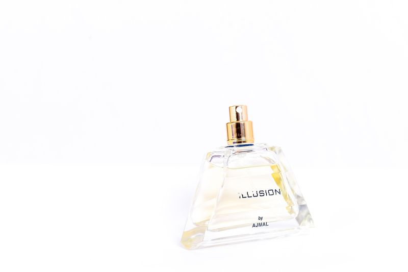 1x Ajmal Illusion Eau de Parfum - 60 ml Perfume For Women