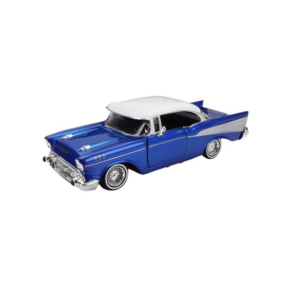 Motormax Get Low Series - 1957 Chevy Bel Air Candy Blue/White Scale 1:24