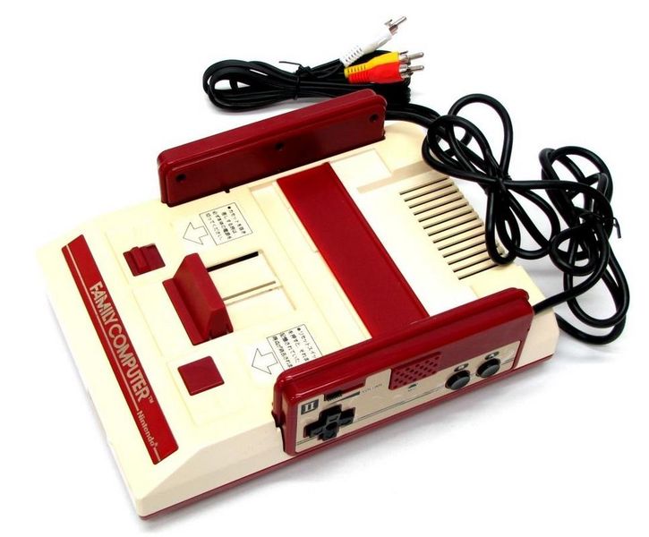 Vintage Mini Family Computer Gaming Console (with 500 games)