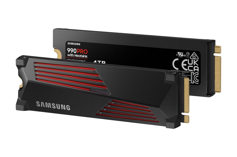 SAMSUNG 990 PRO 4TB NVMe SSD with Heatsink