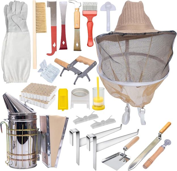 22 Piece Outdoor Beekeeping Tool Set