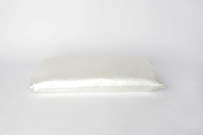 Cocoon Bedding - 100% Mulberry Silk Filled Pillow with 100% Silk Casing