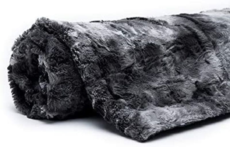 Wonder Towel Luxury Outdoor Blanket Throw Sherpa Faux Fur Pink