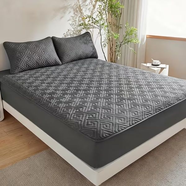 Quilted Waterproof Mattress Protector Set with 2 Pillowcases