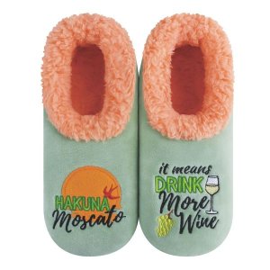 Snoozies Womens Fleece Slippers Hakuna Moscato Wine - Soft Non-Skid Sole