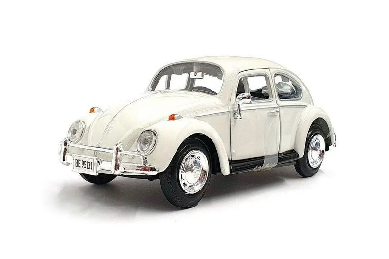 Motormax 1:24 Scale 1966 Volkswagen Classic Beetle White